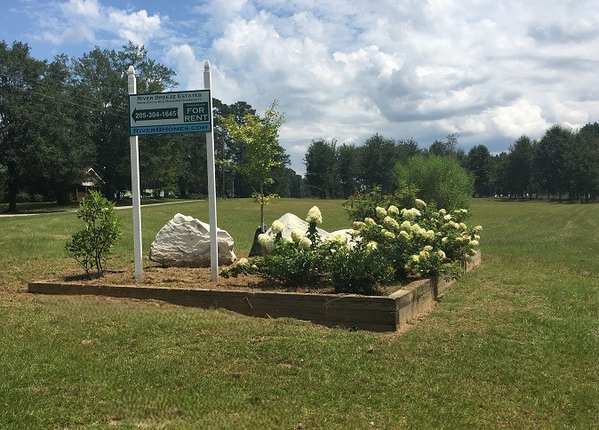River Breeze entrance sign