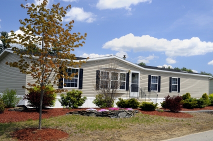 Manufactured home with front yard